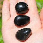Manfaat Batu Black Onyx: Keindahan dan Energi Positif dalam Satu Kristal manfaat batu black onyx