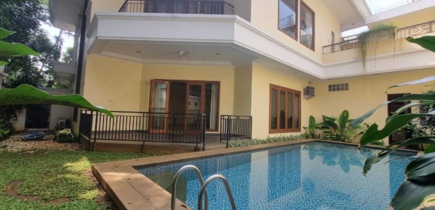 Luxury 4 BR House for Rent Near JIS – Private Pool & Prime Pondok Indah Location