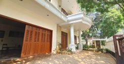 Luxury 4 BR House for Rent Near JIS – Private Pool & Prime Pondok Indah Location
