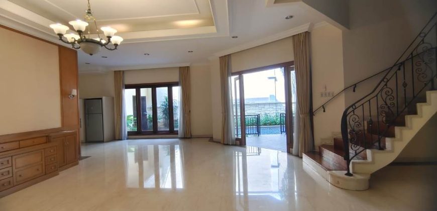 Luxury 4 BR House for Rent Near JIS – Private Pool & Prime Pondok Indah Location