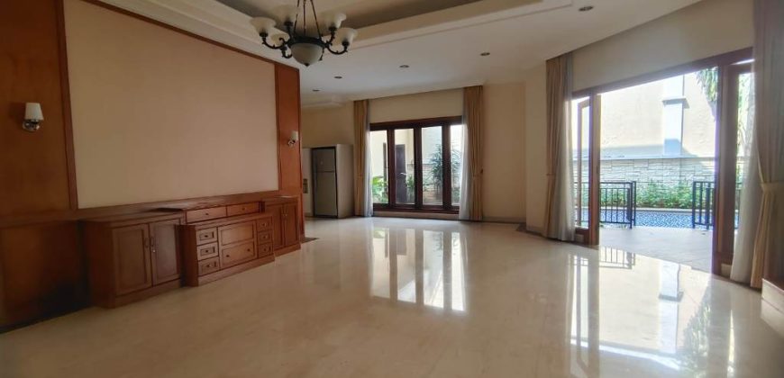 Luxury 4 BR House for Rent Near JIS – Private Pool & Prime Pondok Indah Location