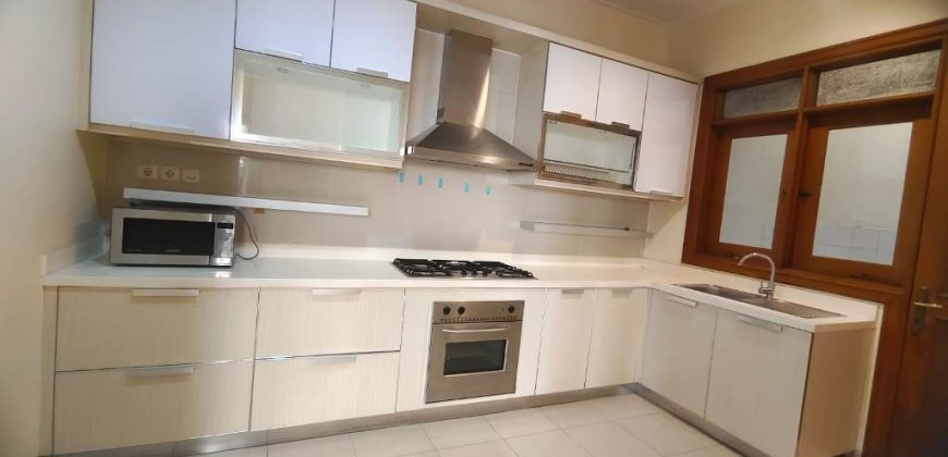 Luxury 4 BR House for Rent Near JIS – Private Pool & Prime Pondok Indah Location