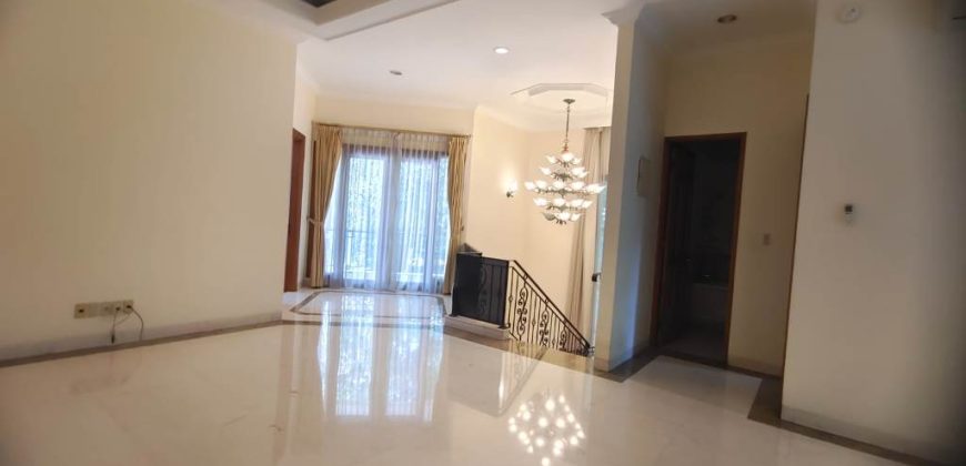 Luxury 4 BR House for Rent Near JIS – Private Pool & Prime Pondok Indah Location