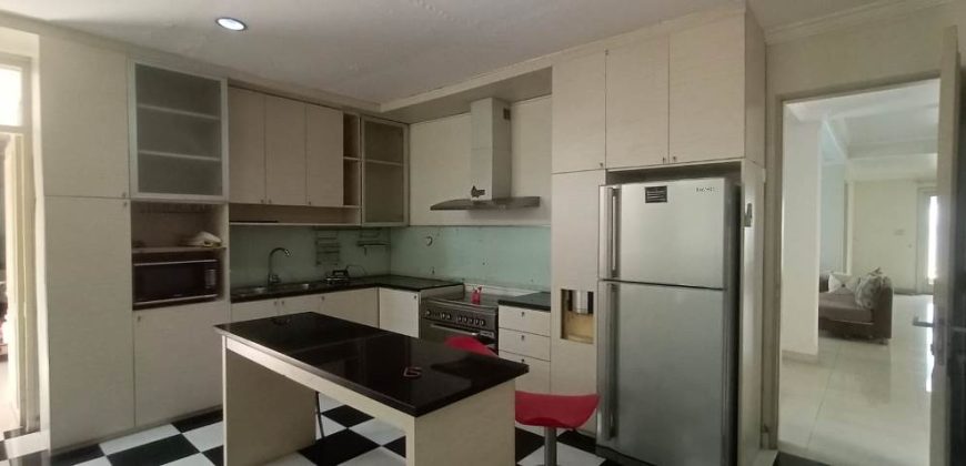 Jual Rumah Jeruk Purut Jakarta Selatan | 4 KT dengan Kolam Renang Pribadi