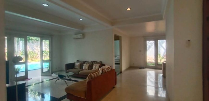Jual Rumah Jeruk Purut Jakarta Selatan | 4 KT dengan Kolam Renang Pribadi