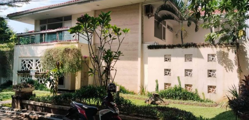 Jual Rumah Jeruk Purut Jakarta Selatan | 4 KT dengan Kolam Renang Pribadi