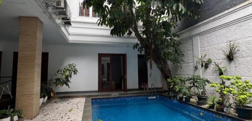 Jual Rumah Mewah Fully Furnished di Kencana Indah Pondok Indah Jakarta Selatan