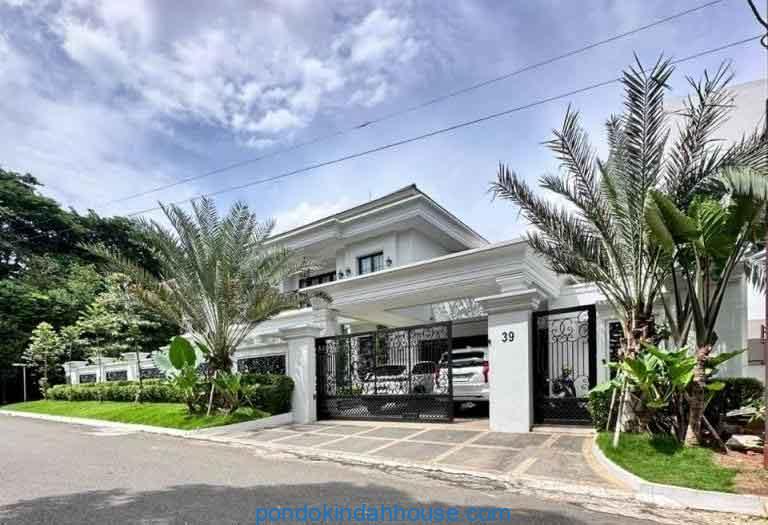 Rumah Mewah Hoek di Bukit Hijau Pondok Indah