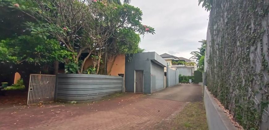 Dijual Rumah Lama Hitung Tanah Strategis di Pejaten Jakarta Selatan
