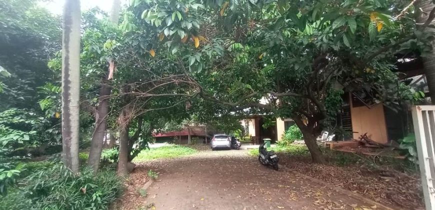 Dijual Rumah Lama Hitung Tanah Strategis di Pejaten Jakarta Selatan