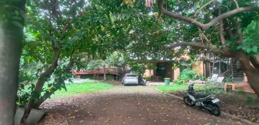 Dijual Rumah Lama Hitung Tanah Strategis di Pejaten Jakarta Selatan