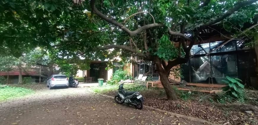 Dijual Rumah Lama Hitung Tanah Strategis di Pejaten Jakarta Selatan