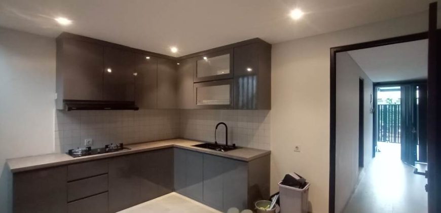 Disewakan Rumah Brand New di Kemang Jakarta Selatan | 4+2 Kamar Tidur, Fully Furnished, 3 Lantai + Rooftop