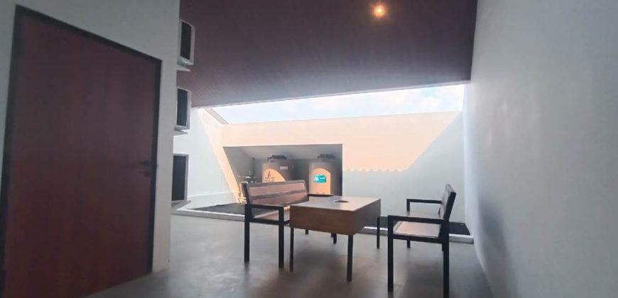 Disewakan Rumah Brand New di Kemang Jakarta Selatan | 4+2 Kamar Tidur, Fully Furnished, 3 Lantai + Rooftop