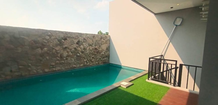 Disewakan Rumah Brand New di Kemang Jakarta Selatan | 4+2 Kamar Tidur, Fully Furnished, 3 Lantai + Rooftop
