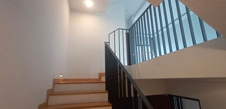 Disewakan Rumah Brand New di Kemang Jakarta Selatan | 4+2 Kamar Tidur, Fully Furnished, 3 Lantai + Rooftop