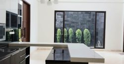 Jual Rumah Mewah Modern Tropis di Kemang Selatan | Halaman Luas, Kolam Renang, SHM