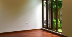 Jual Rumah Mewah Modern Tropis di Kemang Selatan | Halaman Luas, Kolam Renang, SHM