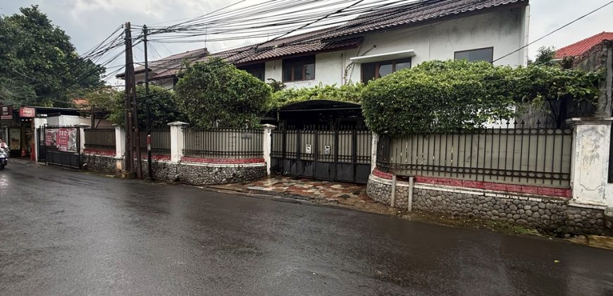 Dijual Rumah Mewah Konsep Compound di Cipete Selatan Jakarta Selatan – 3 Hunian dalam 1 SHM, LT 1.295 m²