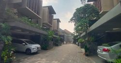 Sewa Townhouse Mewah The Hauss Kemang | 4 Kamar Tidur, Semi Furnished, Lokasi Premium