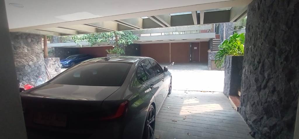 Sewa Townhouse The Hauss Kemang