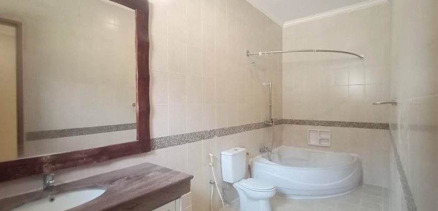 Jual Rumah Mewah American Classic di Kemang, Jakarta Selatan – SHM, Kolam Renang Pribadi, LT 742 m²
