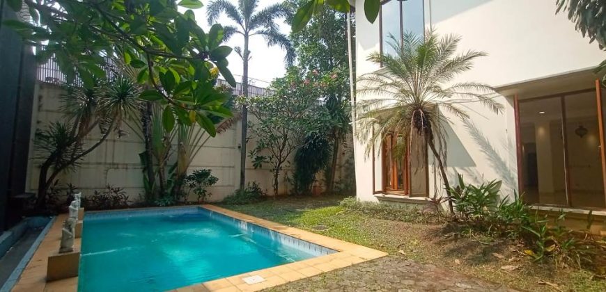 Jual Rumah Mewah American Classic di Kemang, Jakarta Selatan – SHM, Kolam Renang Pribadi, LT 742 m²