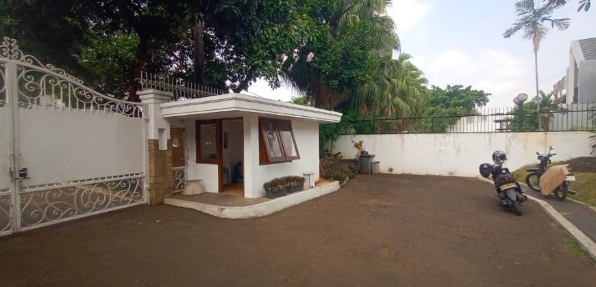 Dijual Rumah Modern Classic Dekat MRT Lebak Bulus | LT 600 m² | Kolam Renang | SHM