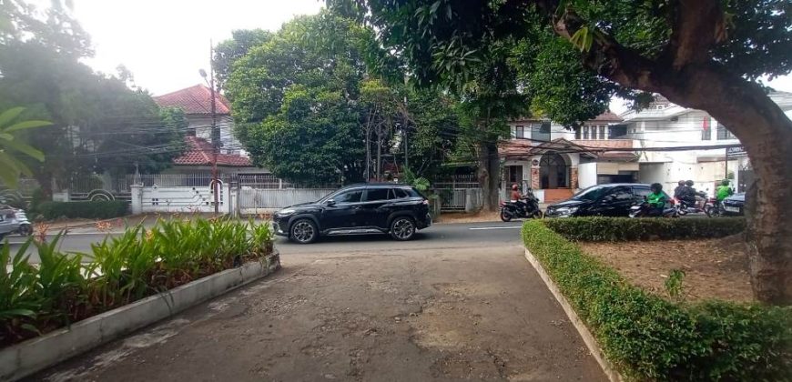 Dijual Rumah Modern Classic Dekat MRT Lebak Bulus | LT 600 m² | Kolam Renang | SHM