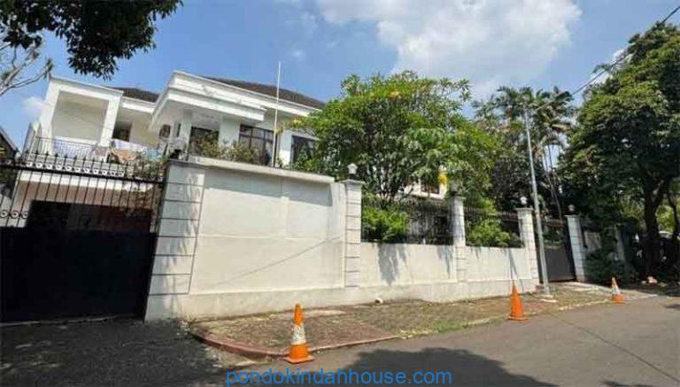 Luxurious 6-Bedroom Estate for Lease in Patra Kuningan