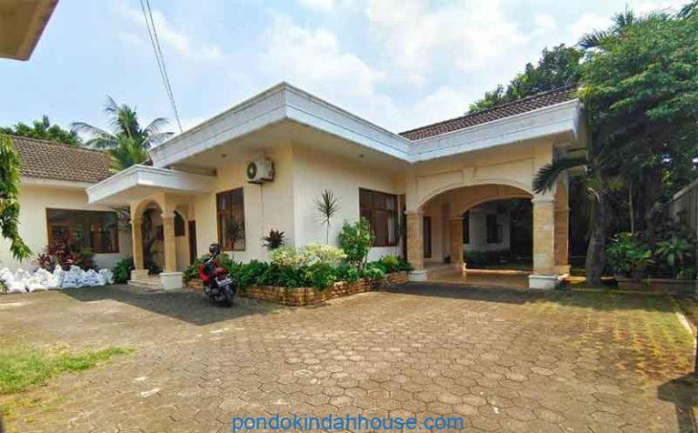 Spacious 5-Bedroom Family Home with Private Pool for Rent in Jeruk Purut
